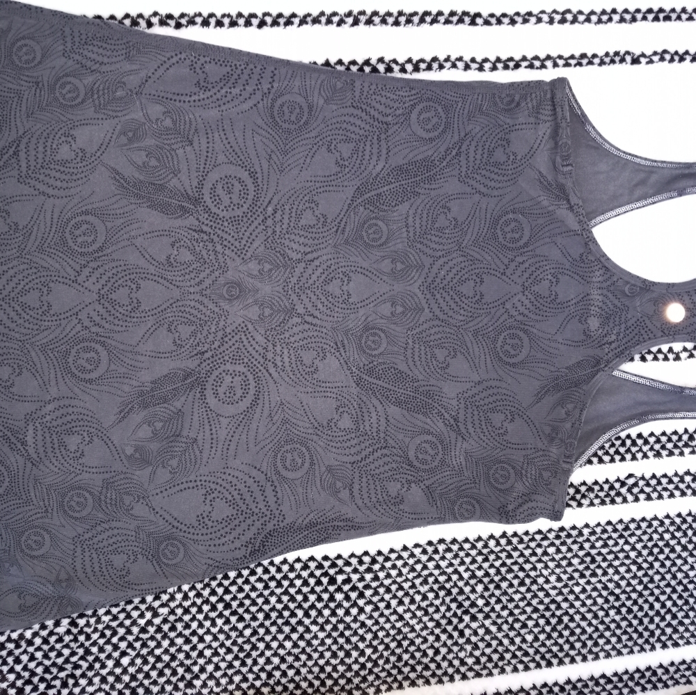 Lululemon 6 tak top - Picture 5 of 10